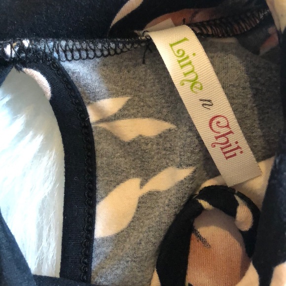 VGUC Small Chili n Lime Black Floral Keyhole Top! - Picture 4 of 8